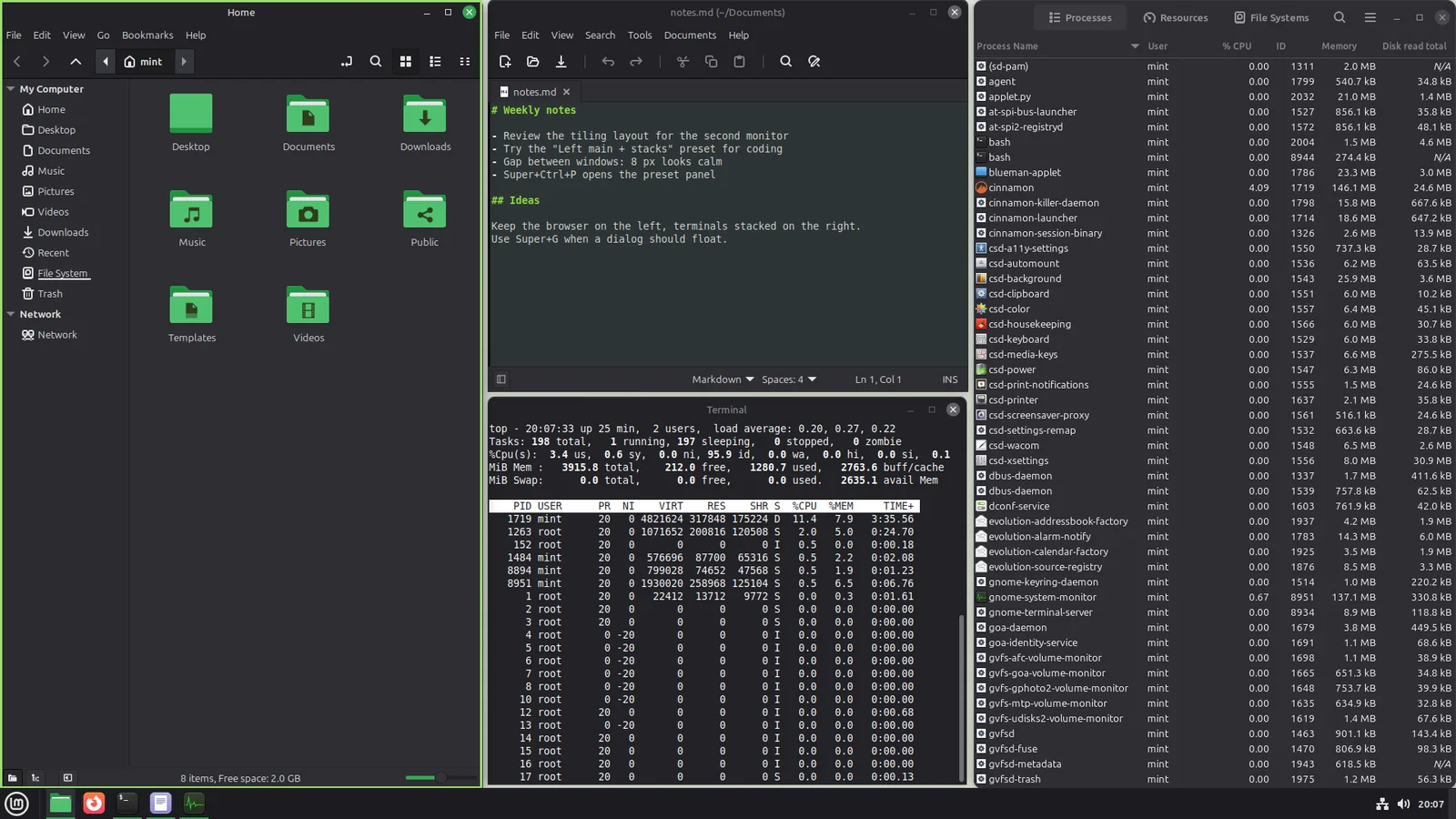 Four tiled windows; the file manager on the left is outlined by a thin green border after a focus move